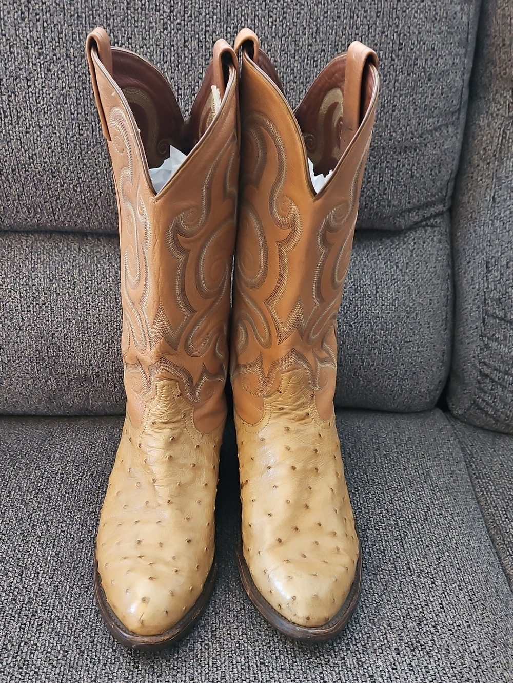 Men Tan Ostrich-Textured Western Heeled Boots Size 9